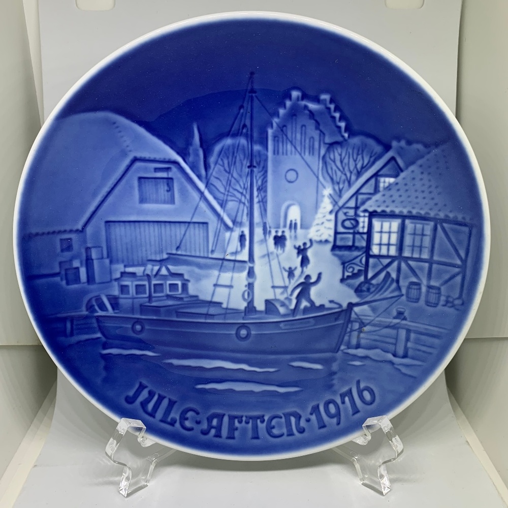 Vintage Bing & Grondahl Christmas Plate (1976)